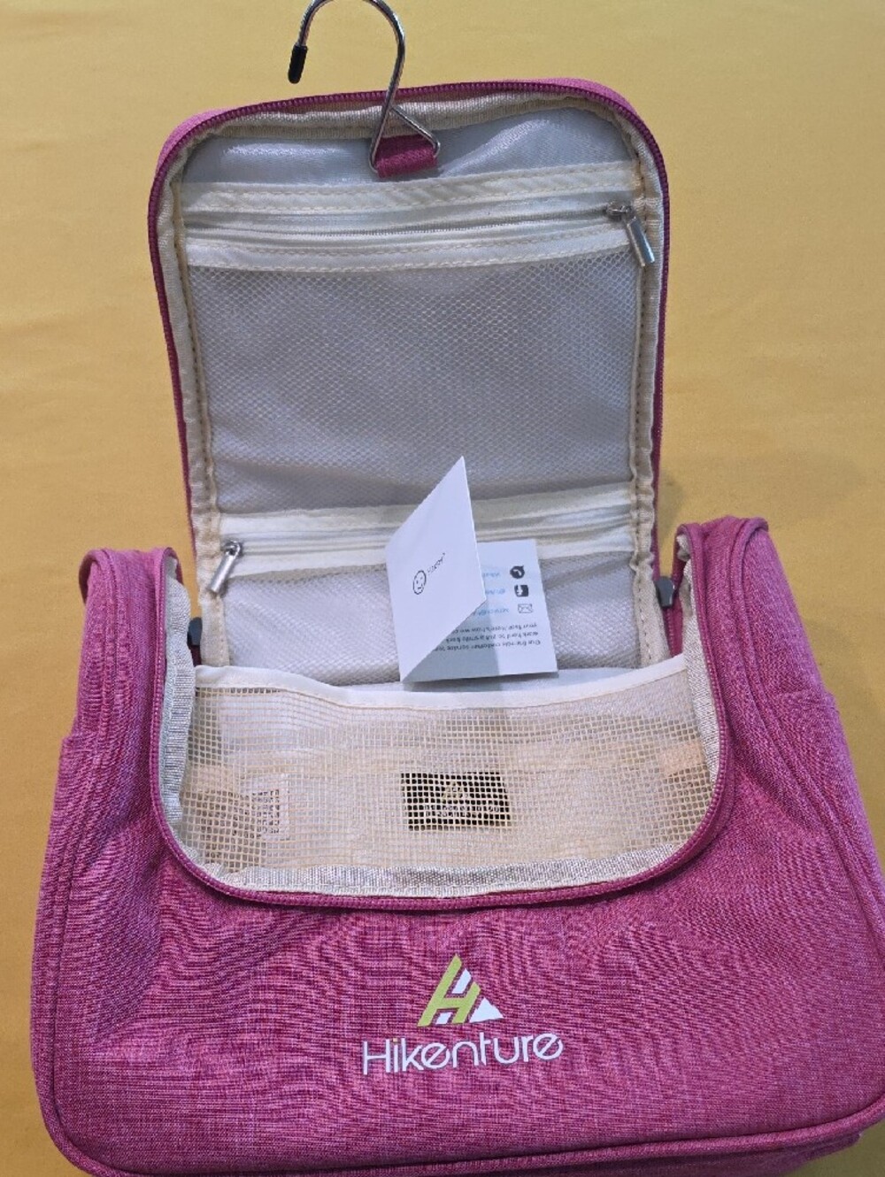 NWT Hikenture Hanging Travel Toiletry Bag Organizer Pink Perfect Condition
